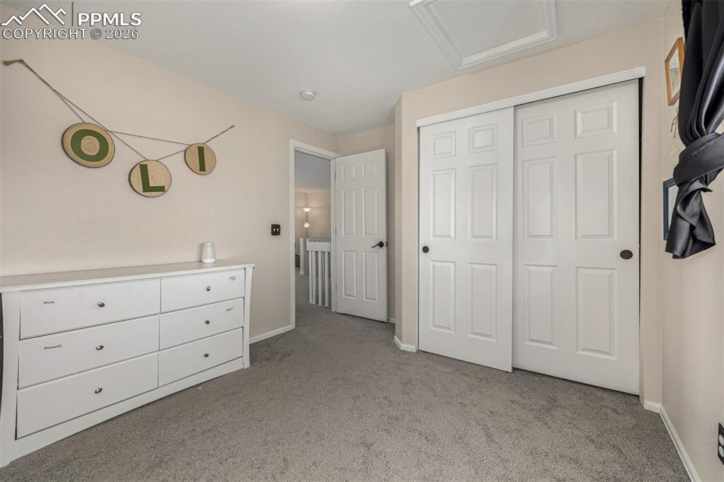 Image 32 of 50: Bedroom