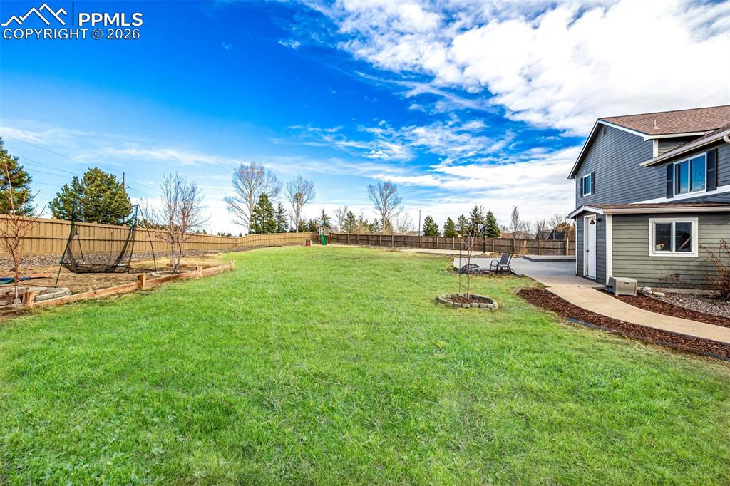 Image 50 of 50: Yard