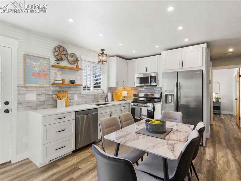 Image 11 of 39: Kitchen