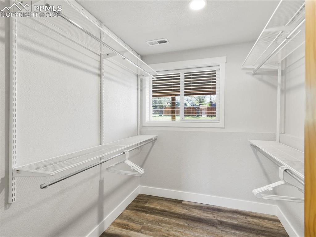 Image 24 of 39: Closet