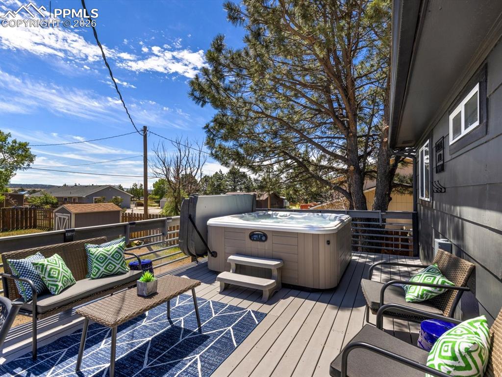 Image 34 of 39: Deck