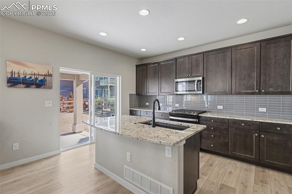 Image 11 of 45: Kitchen