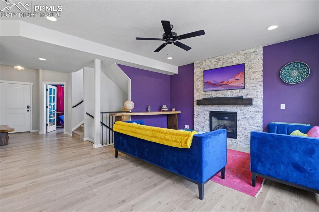 Image 16 of 45: Living Room