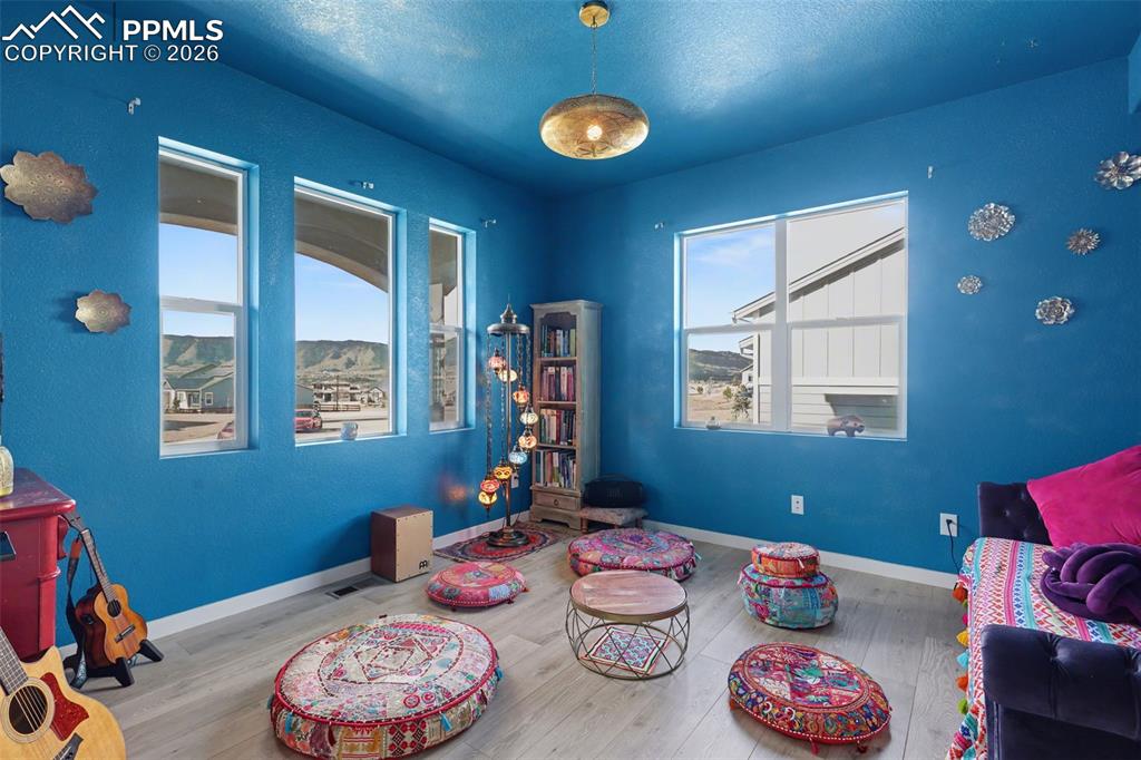 Image 18 of 45: Bonus Room