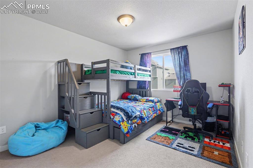 Image 33 of 45: Bedroom