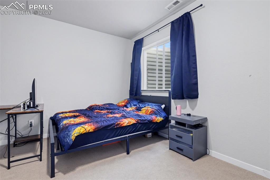 Image 43 of 45: Bedroom