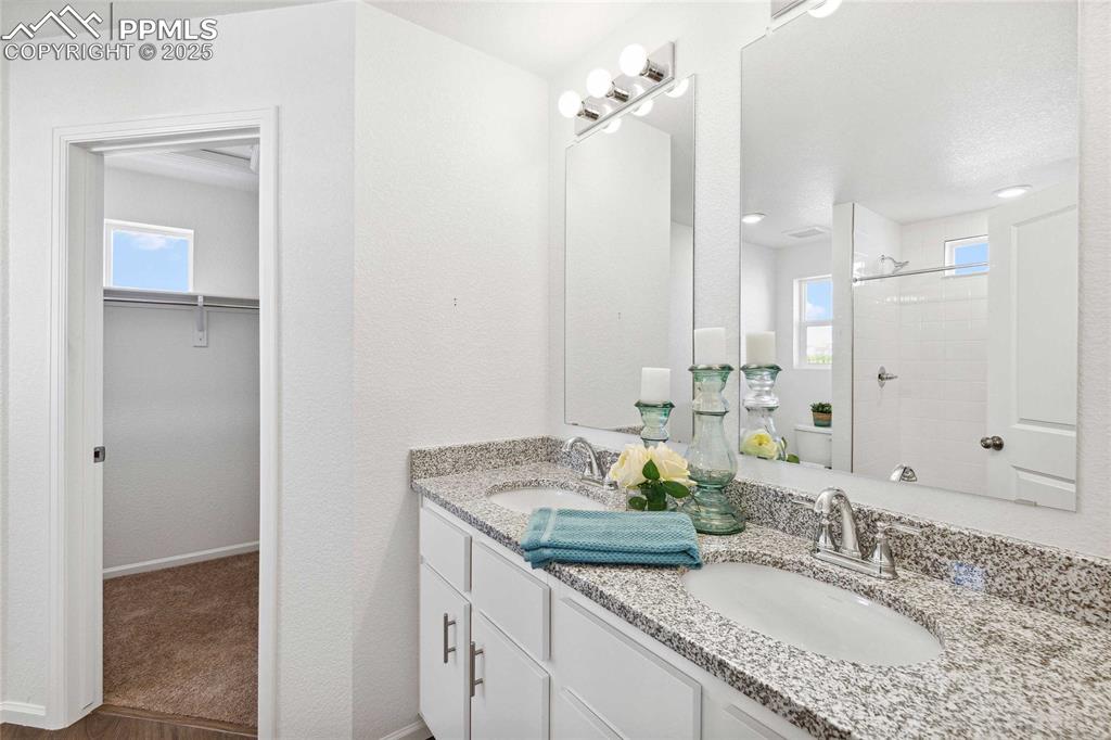 Image 14 of 26: Photos of model home