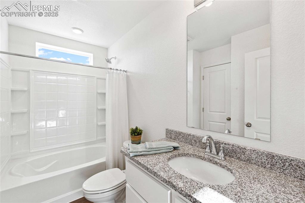 Image 17 of 26: Photos of model home