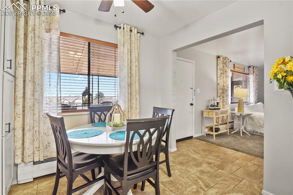 Image 11 of 36: Dining Area