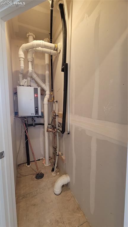 Image 36 of 39: Laundry closet conveniently located on the upper level! 