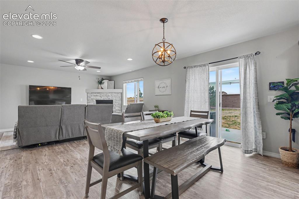 Image 11 of 38: Dining Area