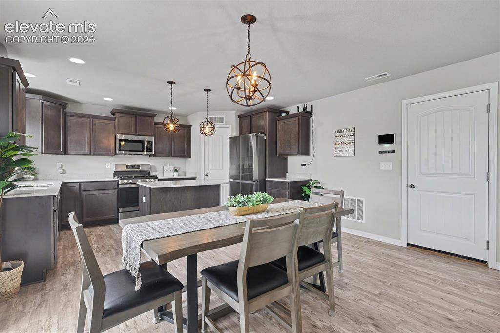 Image 12 of 38: Dining Area