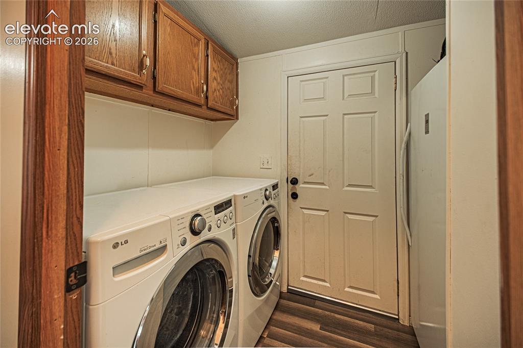 Image 19 of 26: Laundry