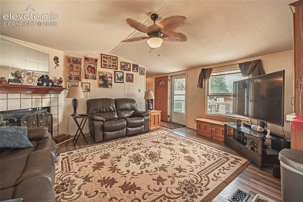 Image 5 of 26: Living Room