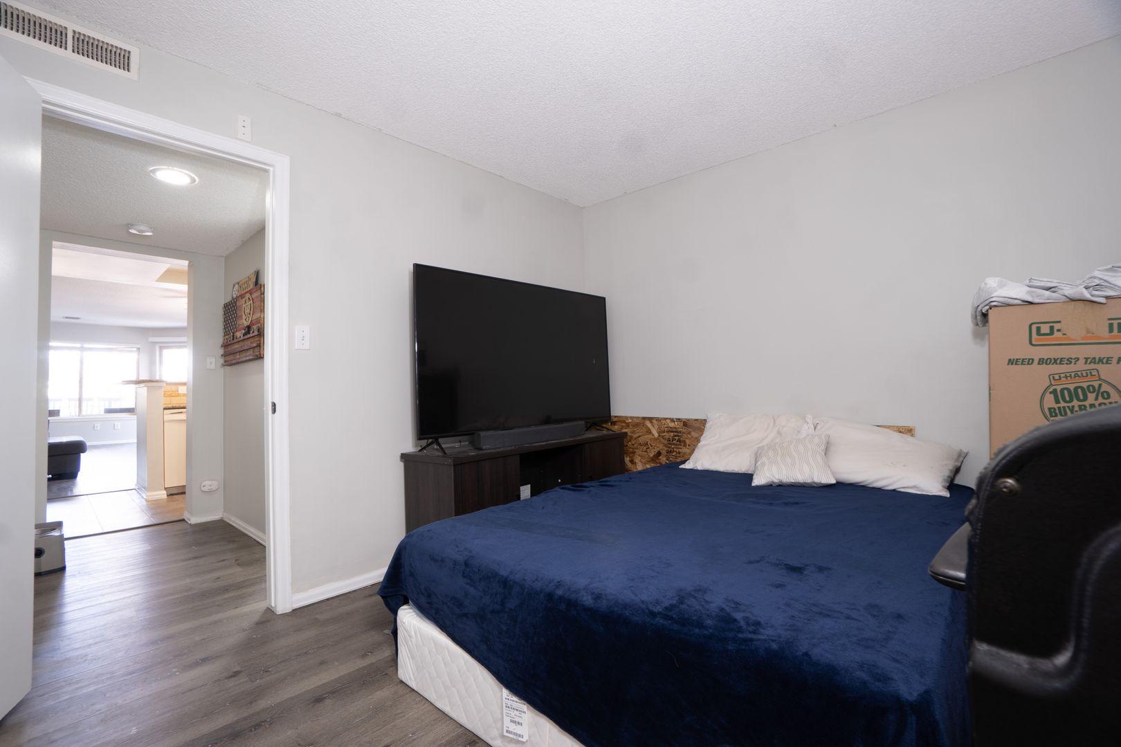 Image 11 of 18: No Description Available