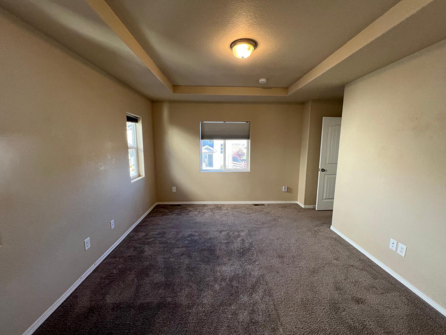 Image 16 of 19: No Description Available