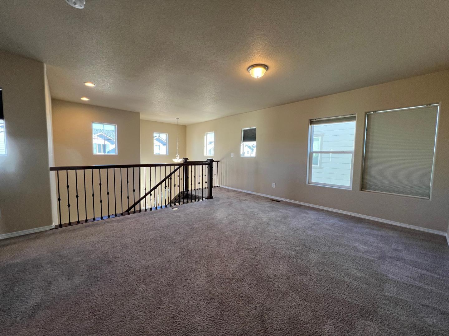 Image 17 of 19: No Description Available