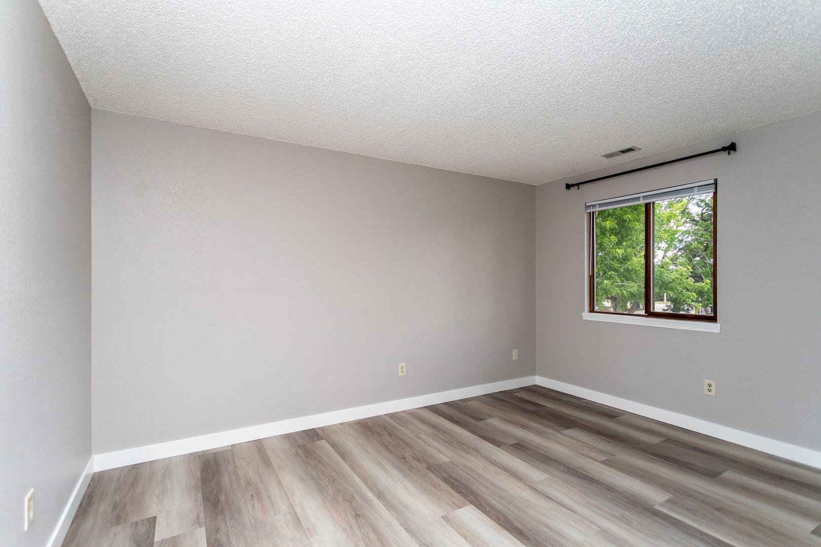 Image 12 of 17: No Description Available