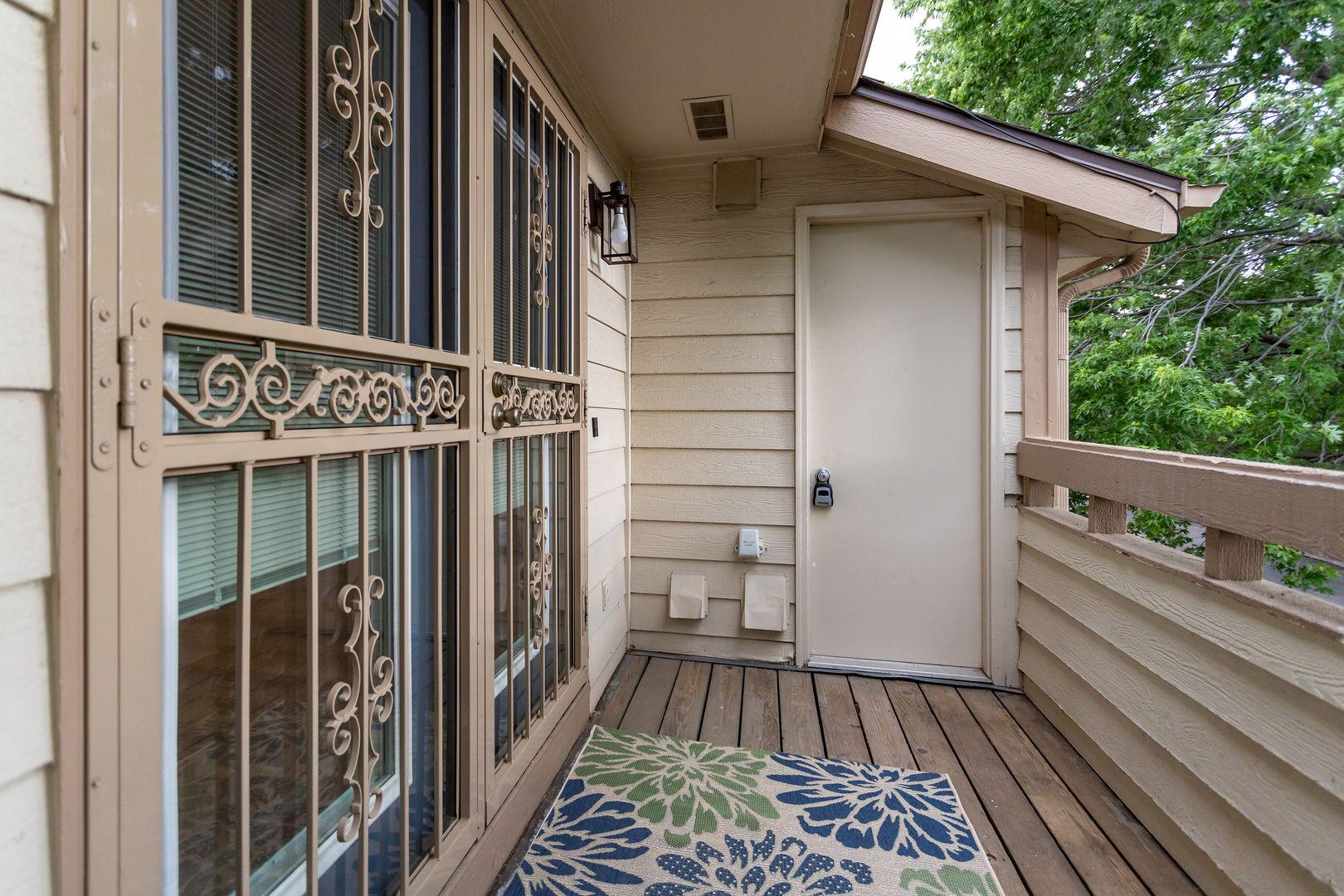 Image 2 of 17: No Description Available