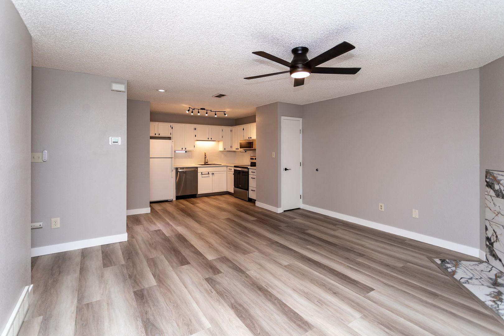 Image 4 of 17: No Description Available