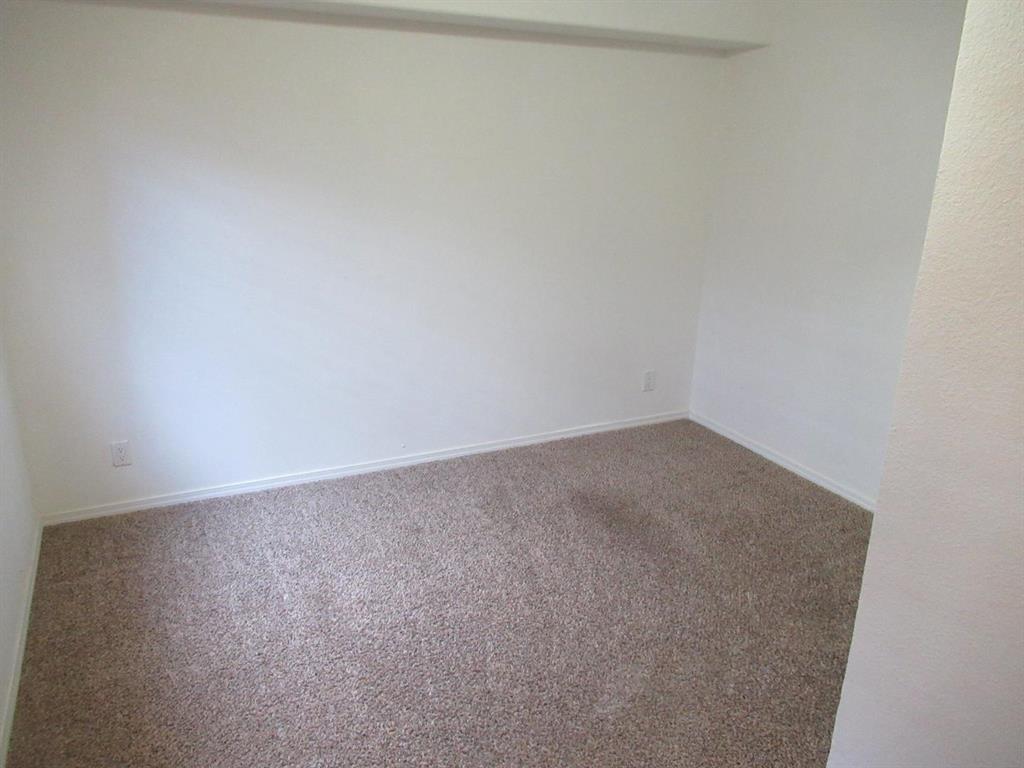 Image 11 of 11: No Description Available