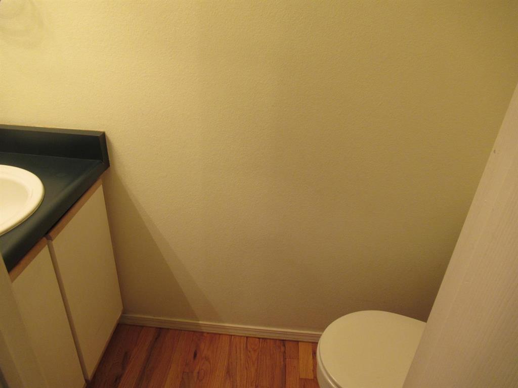 Image 7 of 11: No Description Available