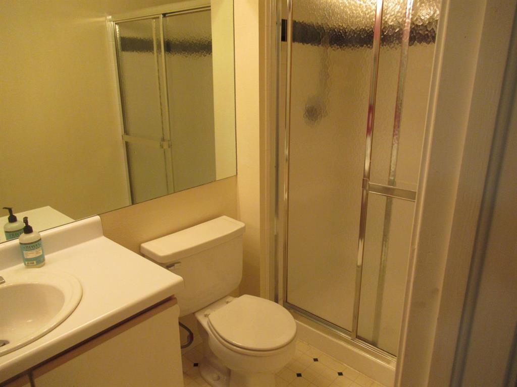 Image 8 of 11: No Description Available