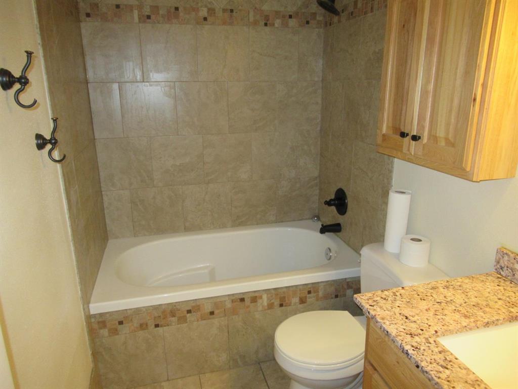 Image 9 of 11: No Description Available