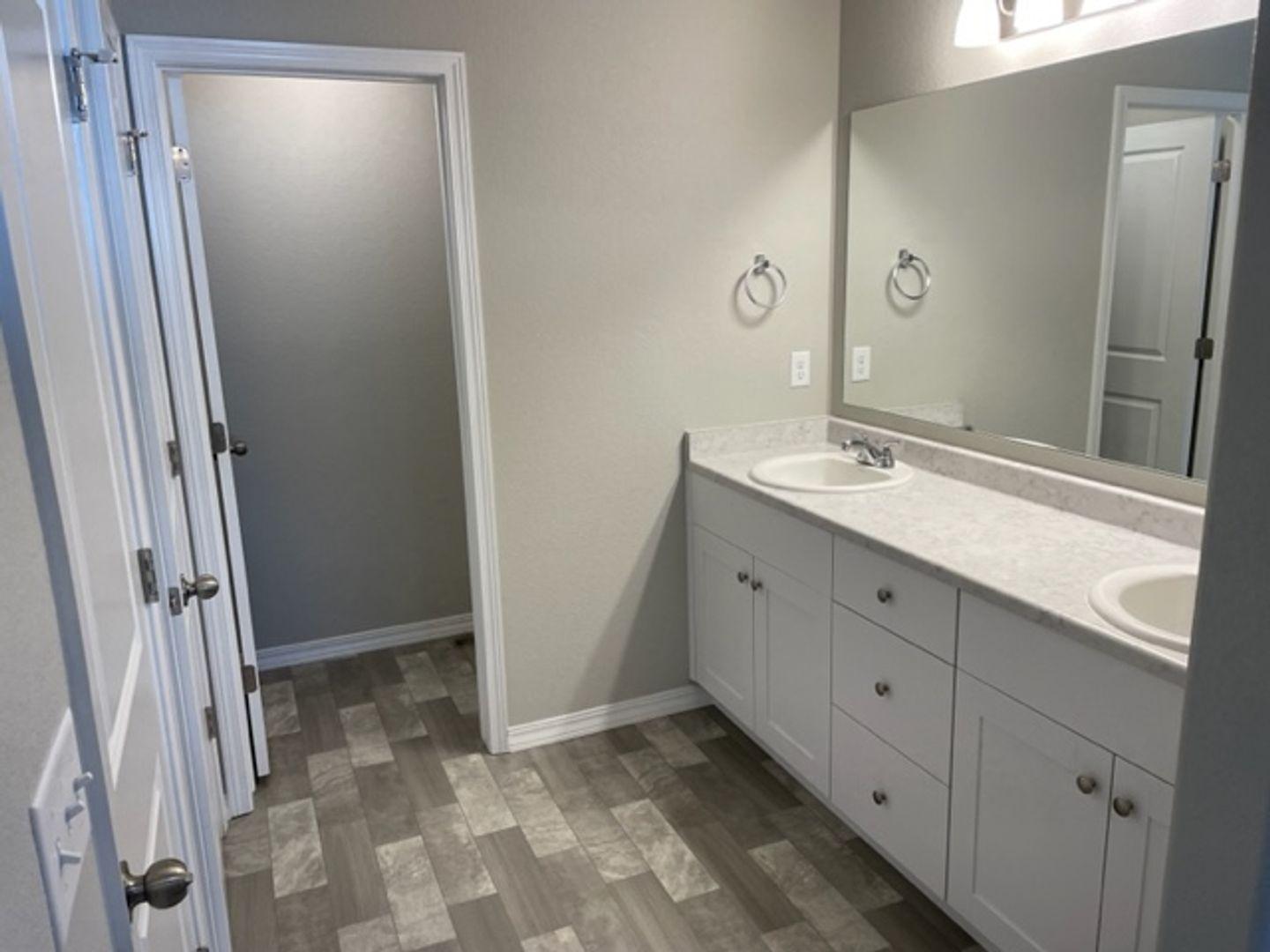 Image 11 of 17: No Description Available