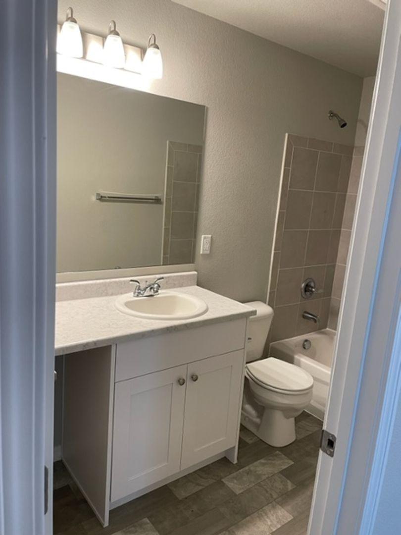 Image 15 of 17: No Description Available