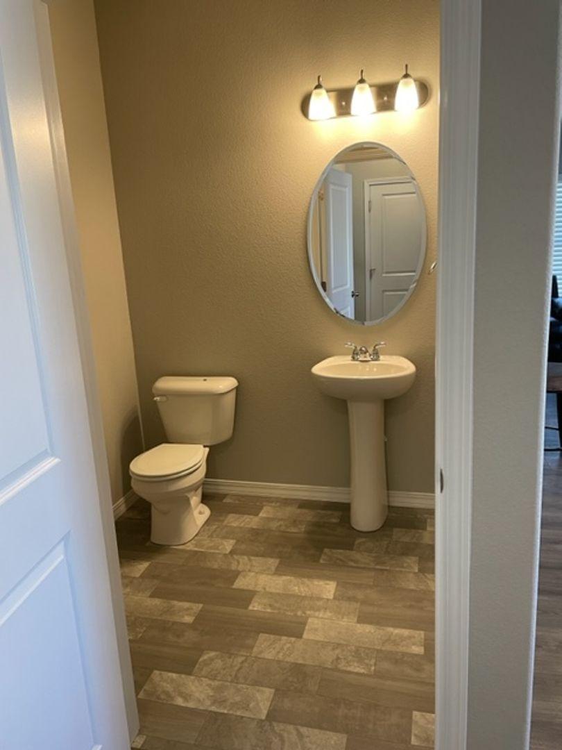 Image 7 of 17: No Description Available