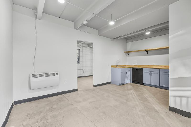 Image 18 of 50: No Description Available