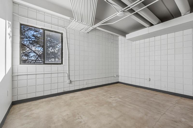 Image 40 of 50: No Description Available