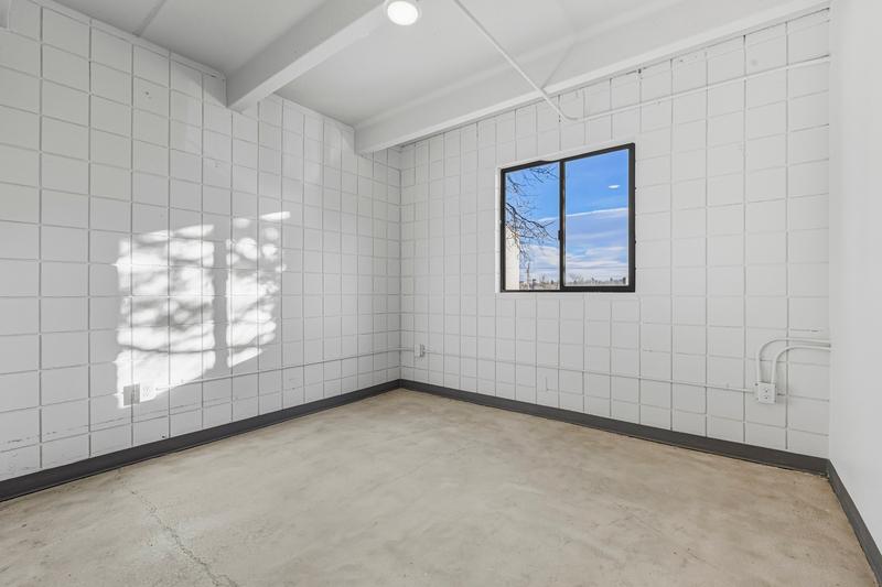 Image 47 of 50: No Description Available