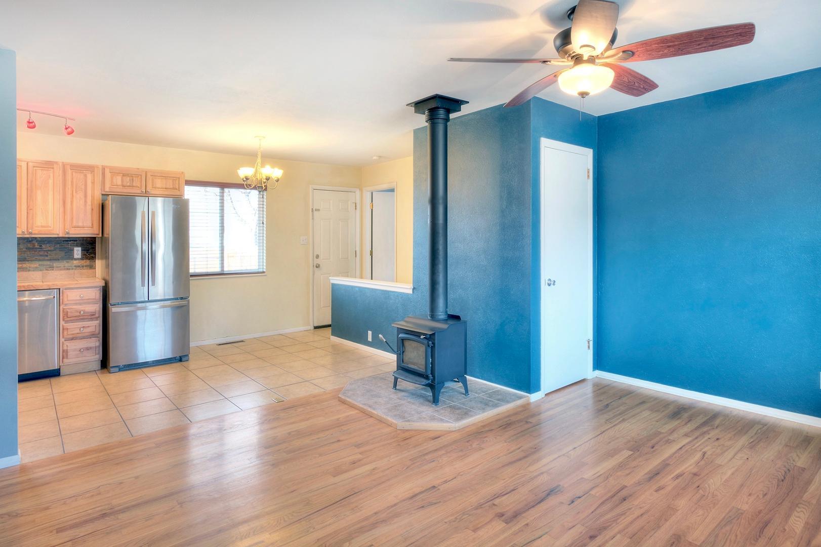 Image 3 of 25: No Description Available