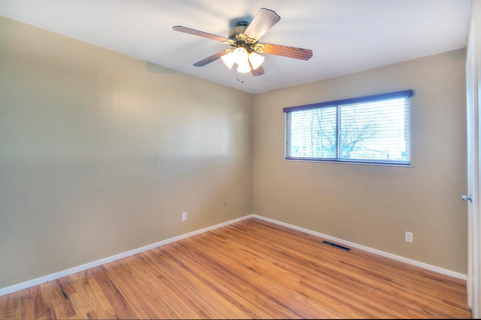 Image 5 of 25: No Description Available