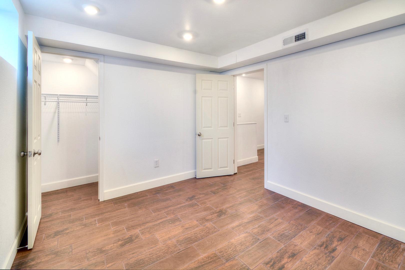 Image 7 of 25: No Description Available