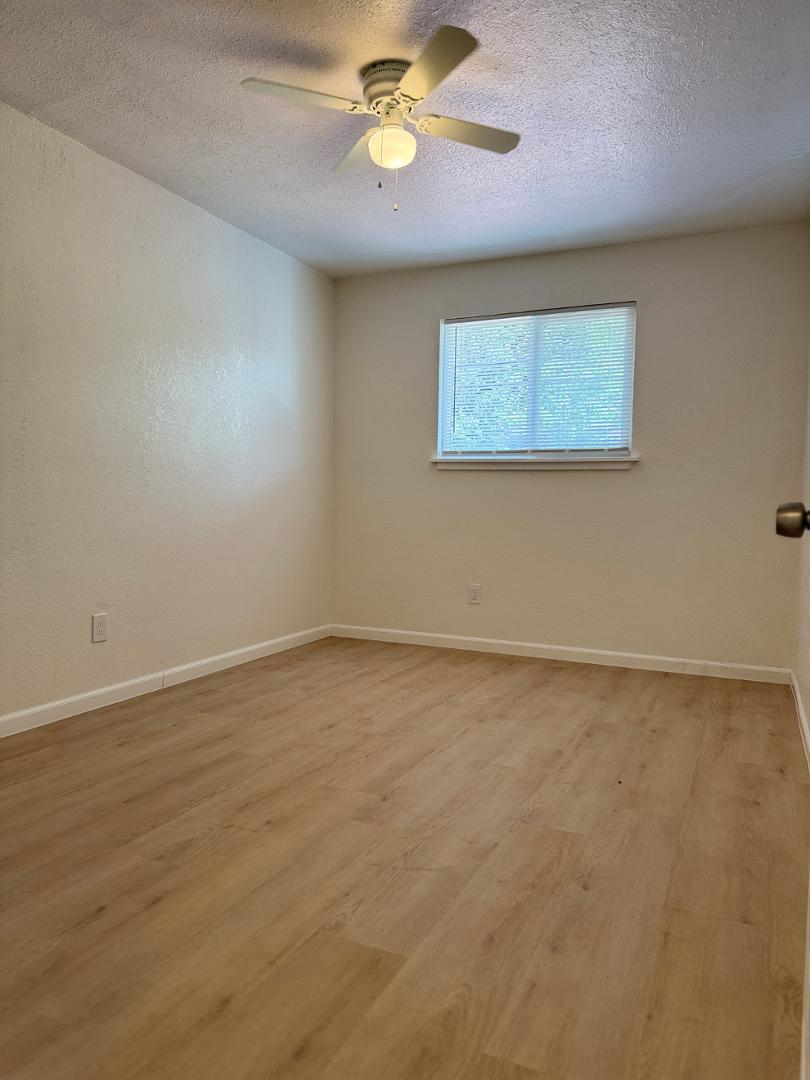 Image 11 of 17: No Description Available