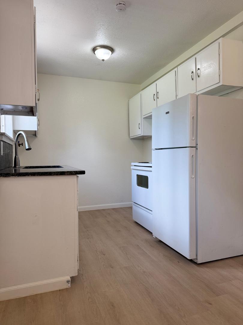 Image 3 of 17: No Description Available