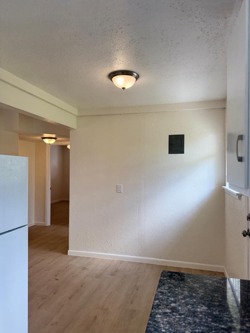 Image 4 of 17: No Description Available