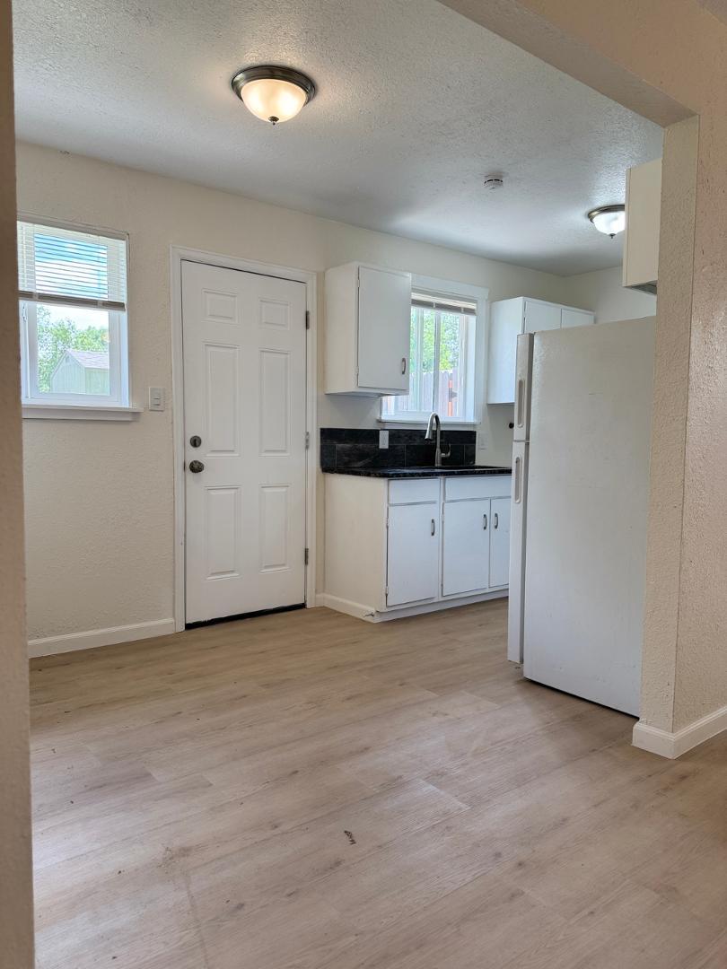 Image 5 of 17: No Description Available