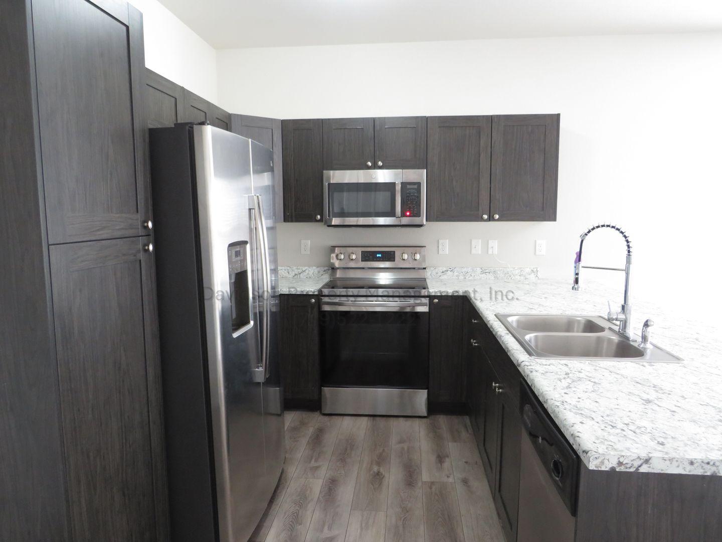 Image 4 of 15: No Description Available