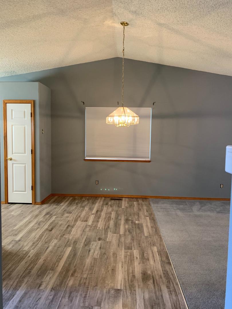 Image 5 of 9: No Description Available