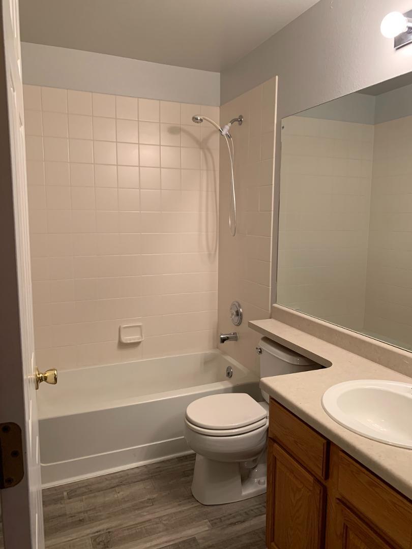 Image 6 of 9: No Description Available