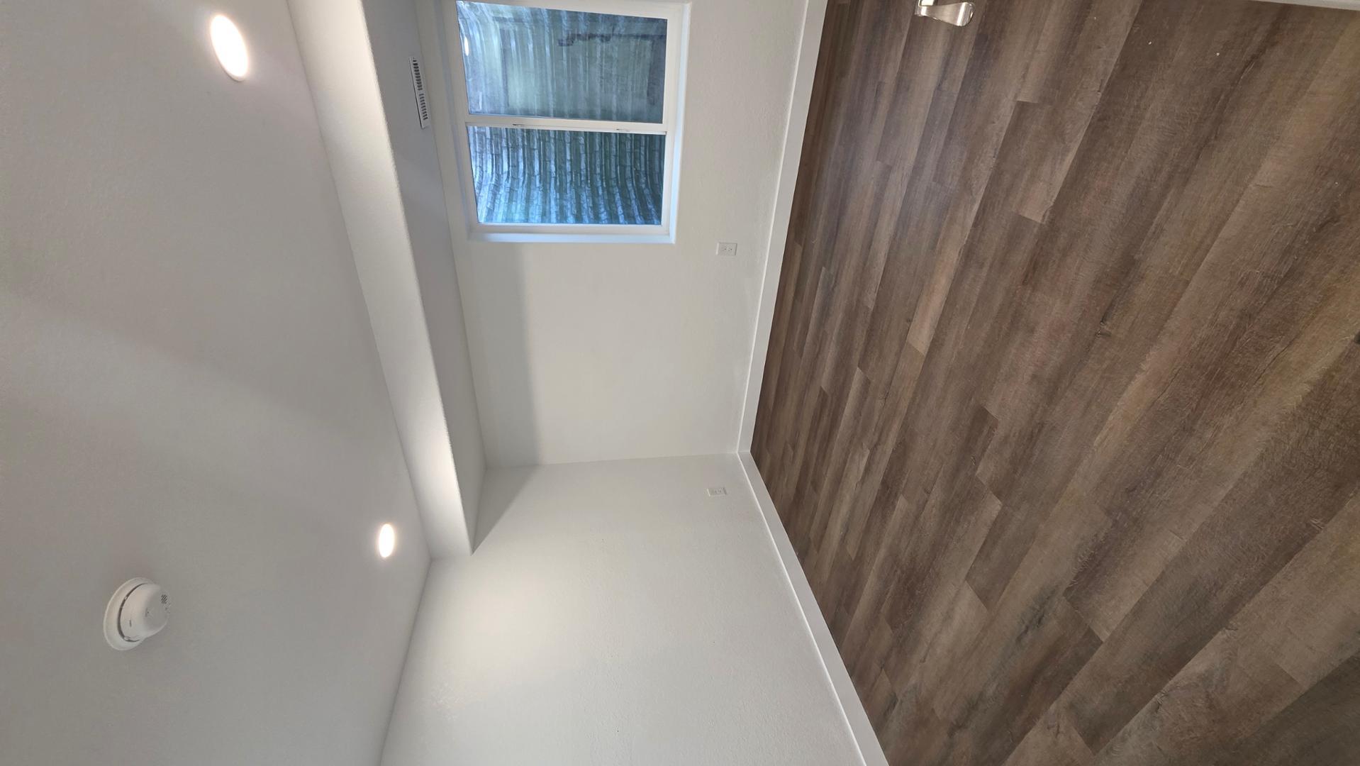 Image 22 of 28: No Description Available