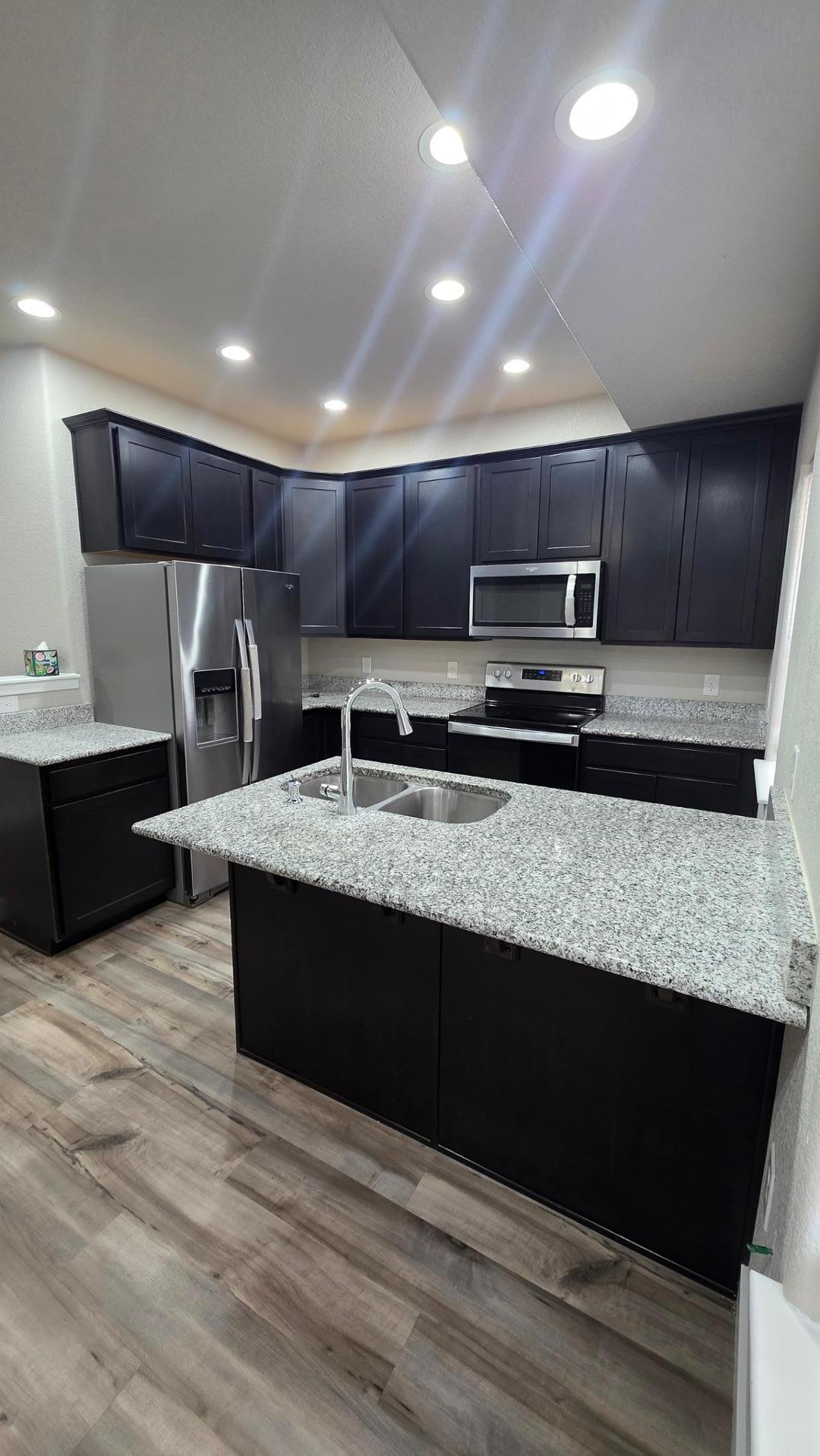 Image 3 of 28: No Description Available