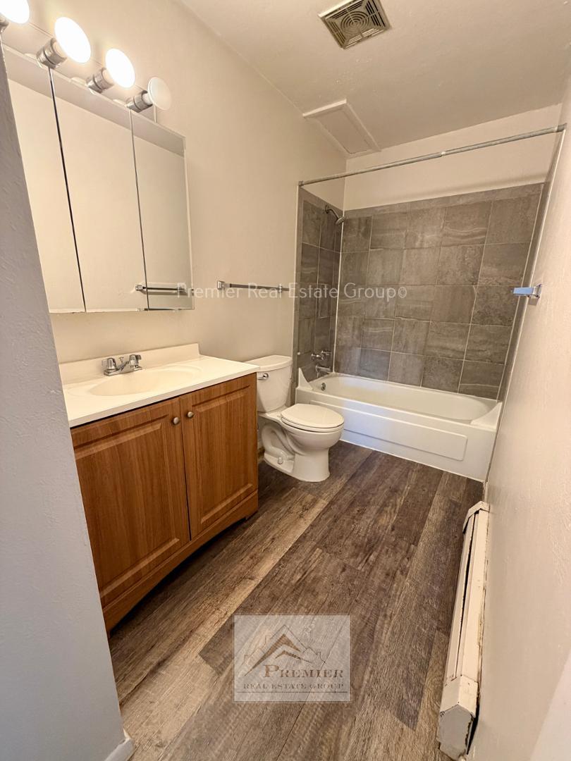 Image 20 of 20: No Description Available