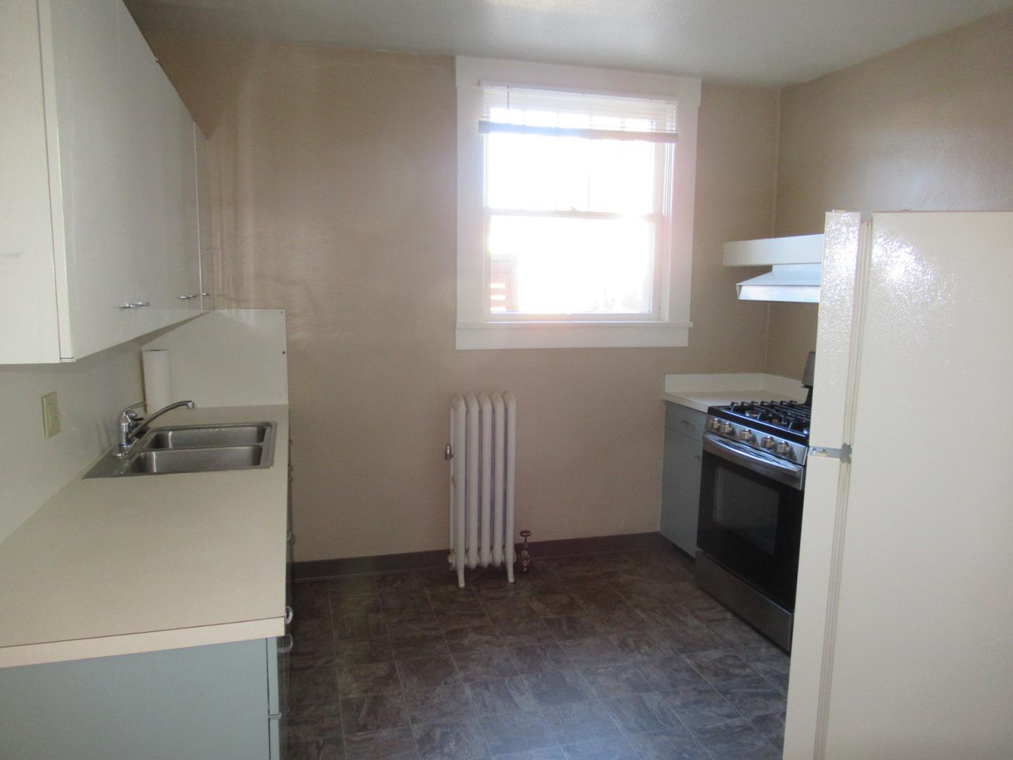 Image 3 of 6: No Description Available