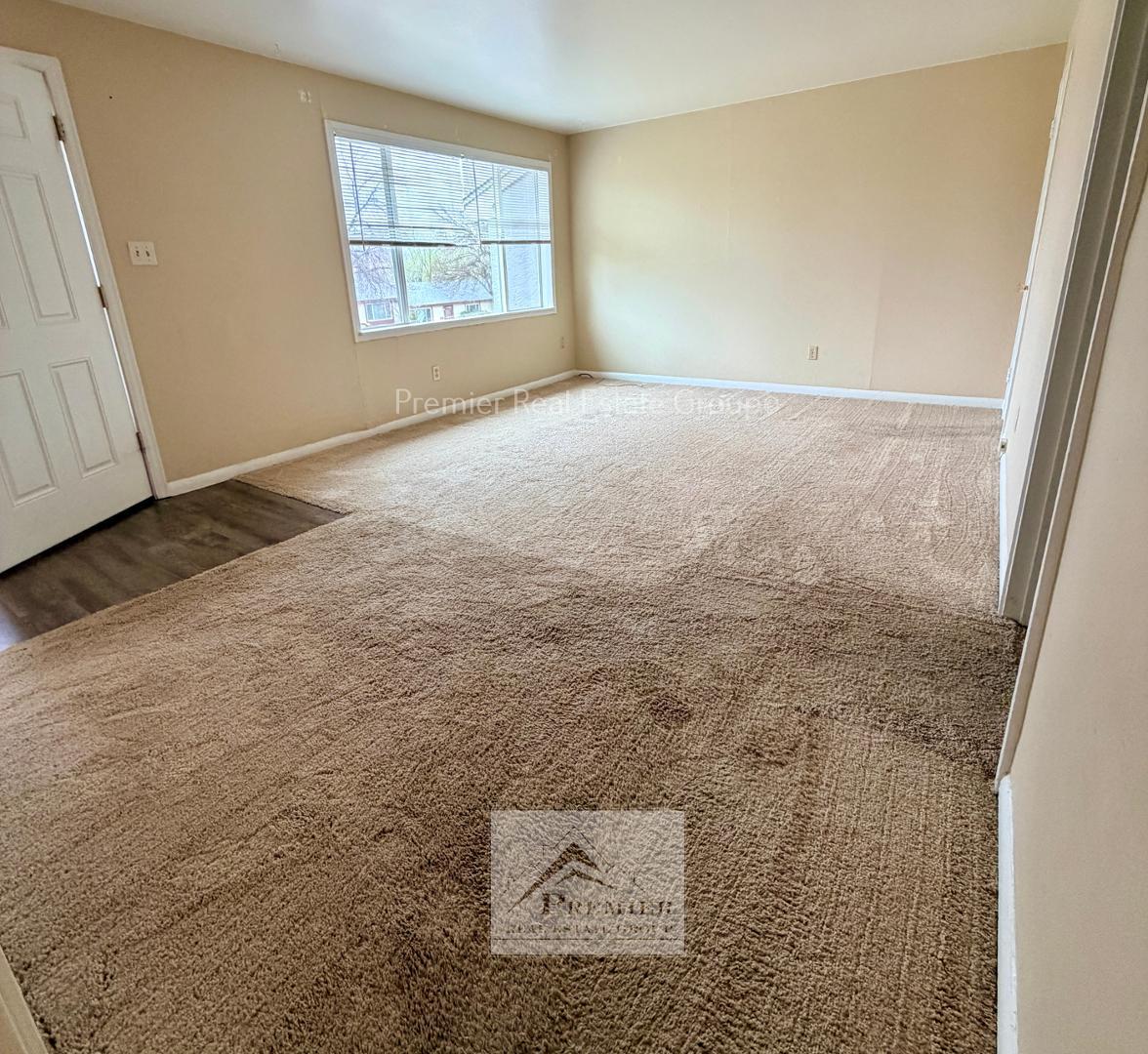 Image 2 of 11: No Description Available