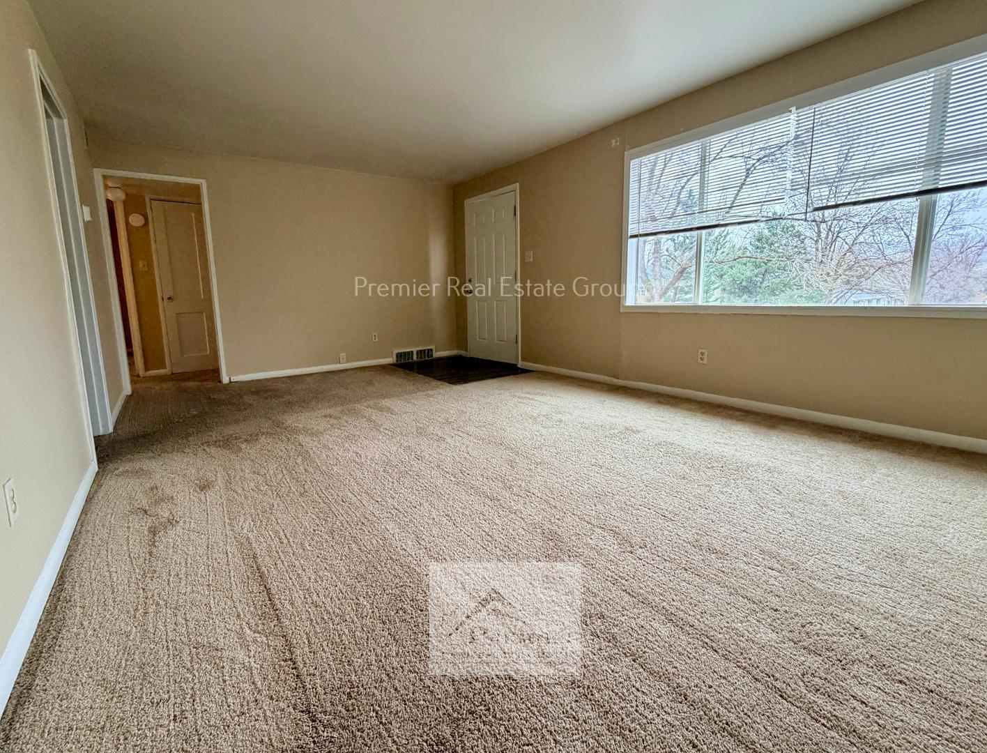 Image 3 of 11: No Description Available